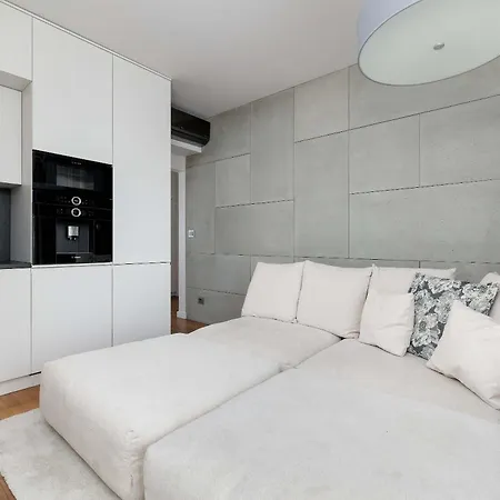 Lubicz Stylish Apartment With Parking And Air Conditioning In The City Center By Noclegi Renters-3